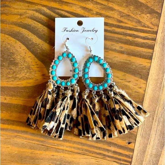 Beautiful Earrings! - Picture 3 of 4